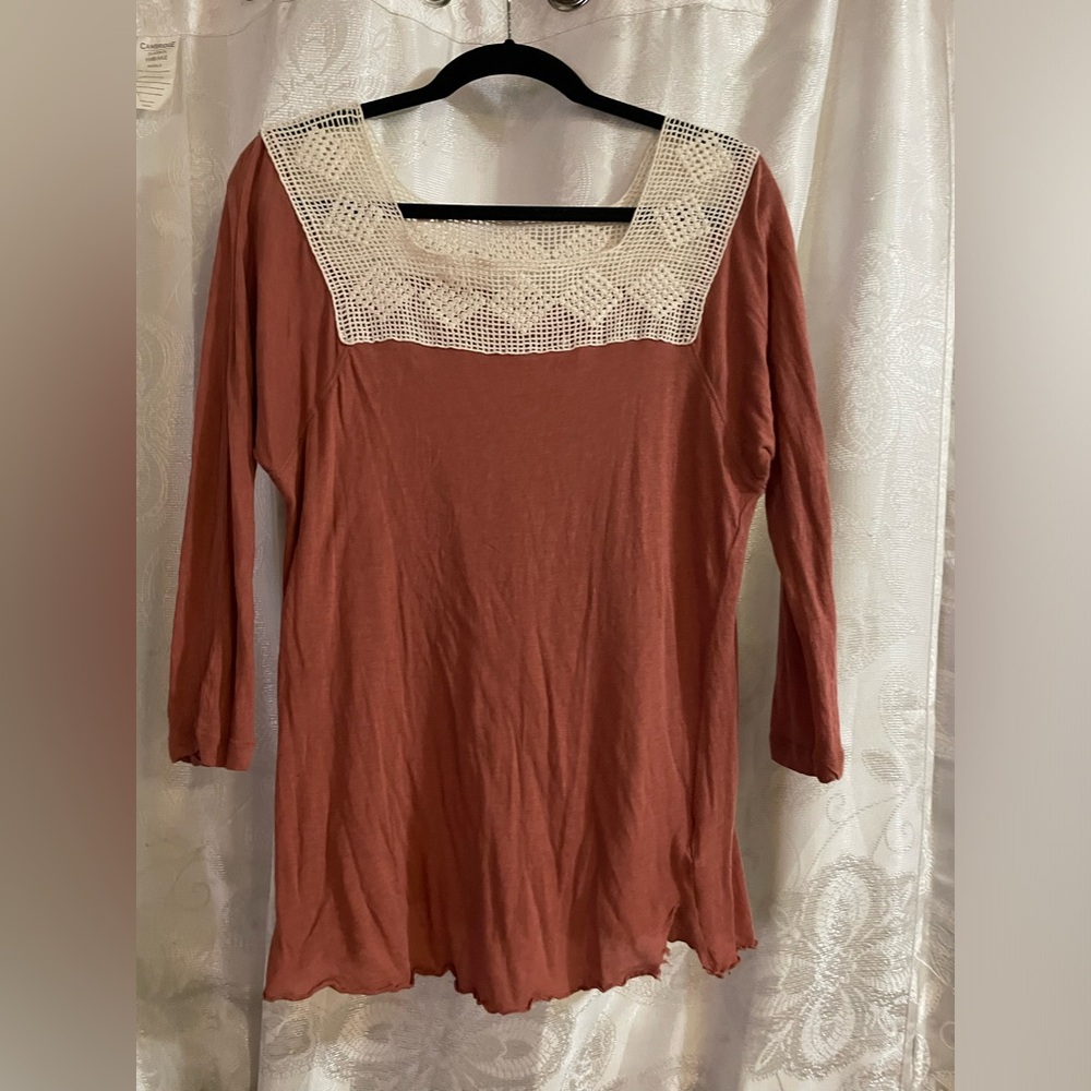 Tiny by Anthropologie rust Auburn brown top